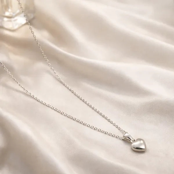 Silver Heart Shape Pendant Necklace Minimal Plain Design Chain For Women