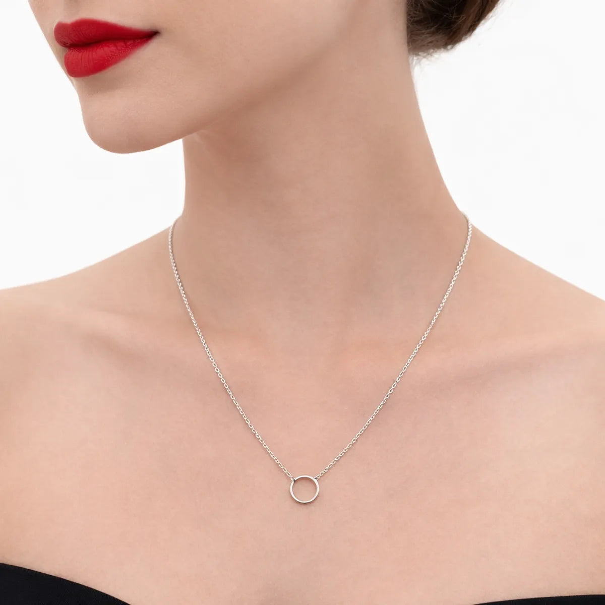 Silver Plain Silver Chain Minimal Design Circle Pendant Necklace For Women